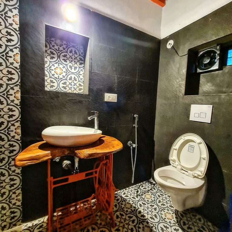 attached bathroom, loft room